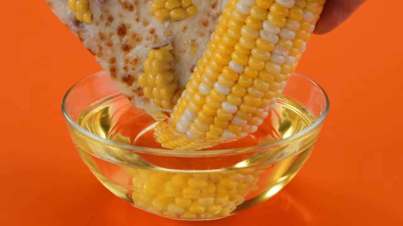 Corn on the Cob Pizza Butter Dipping